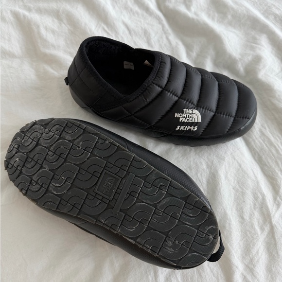 SKIMS Shoes - SKIMS X North Face Thermoball Traction Mules - Size 38